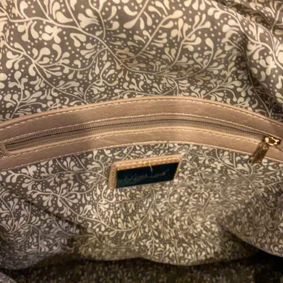 Like New Tan Satchel with shoulder strap and gold hardware. - Picture 5 of 7